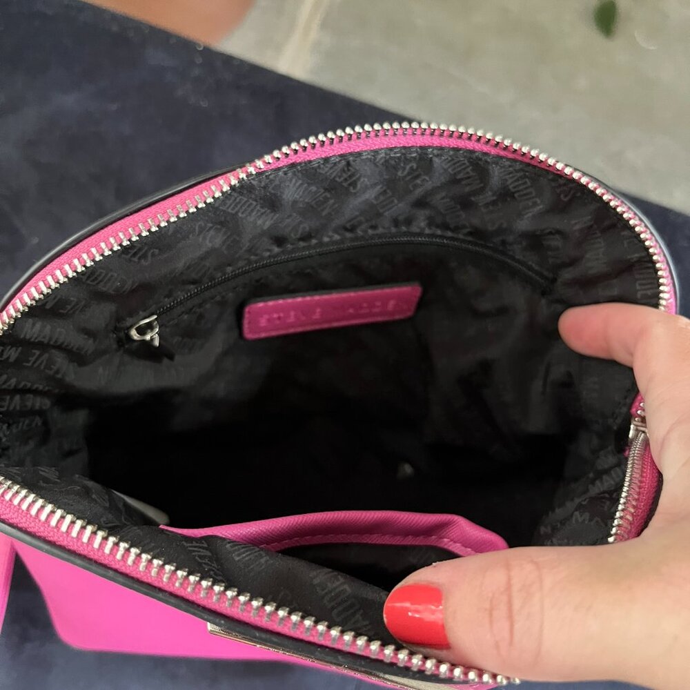 Hot pink Steve Madden crossbody with silver chain link accents, like new - Picture 2 of 5